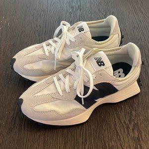 New Balance 327